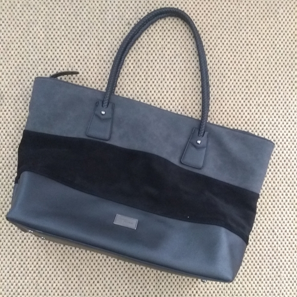 Overnight sized tote bag from David Jones Paris - Picture 1 of 6